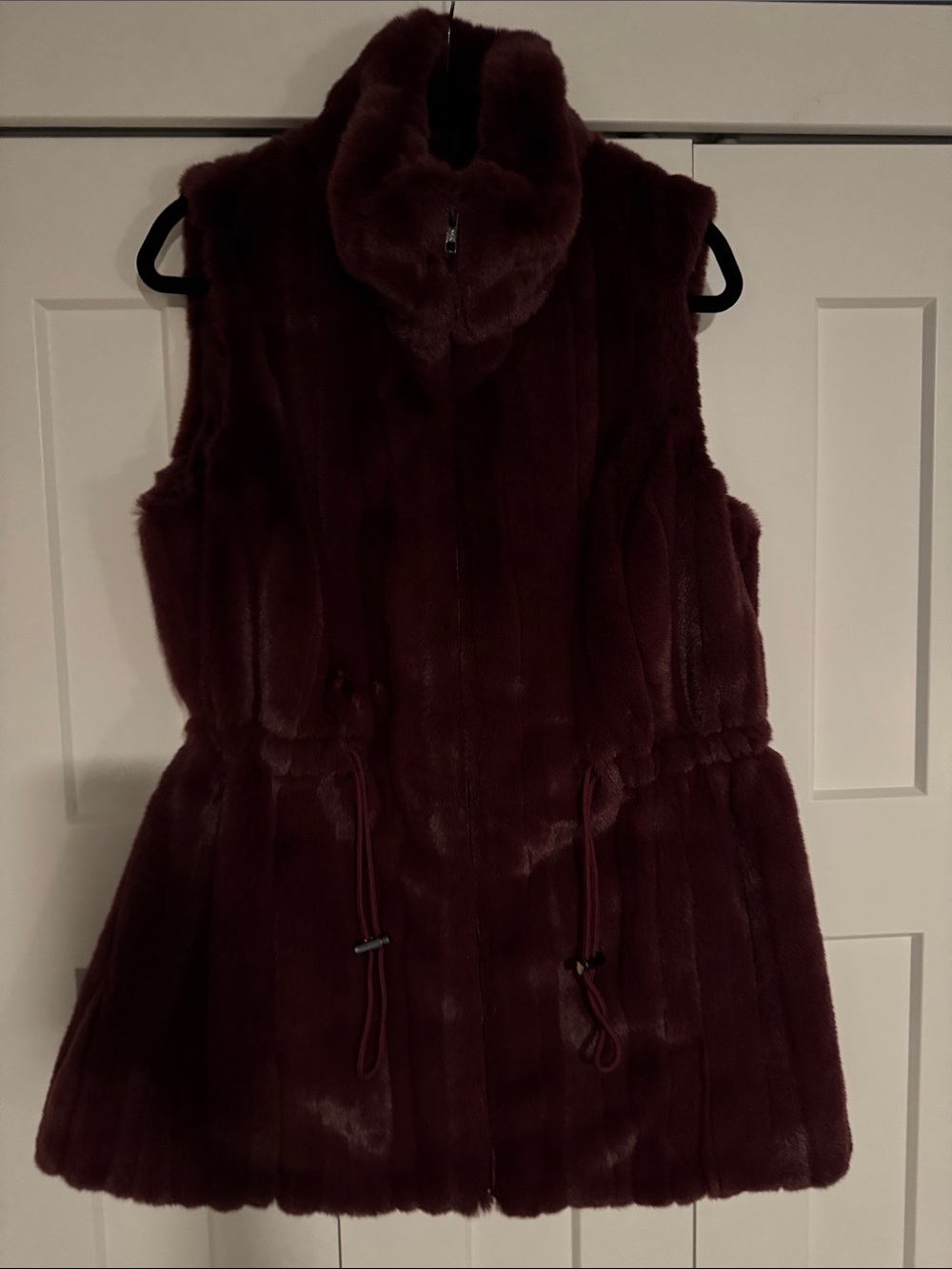 White House Black Market Faux Fur Vest in Burgundy - Large